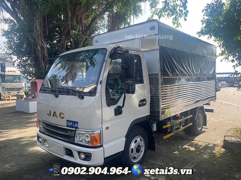 Xe tải Jac tậP lái H360